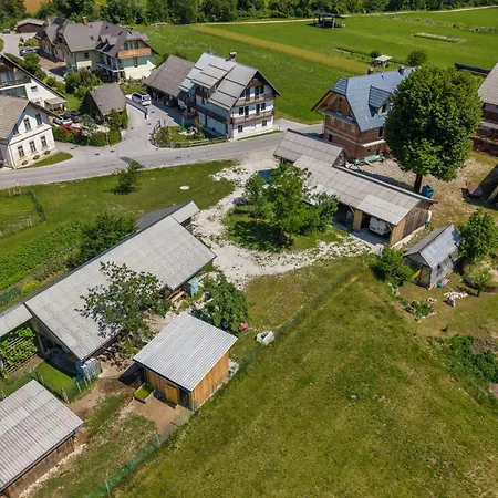 Lägenhet Domacija Petek